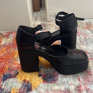 Gwen Platform Mary Janes